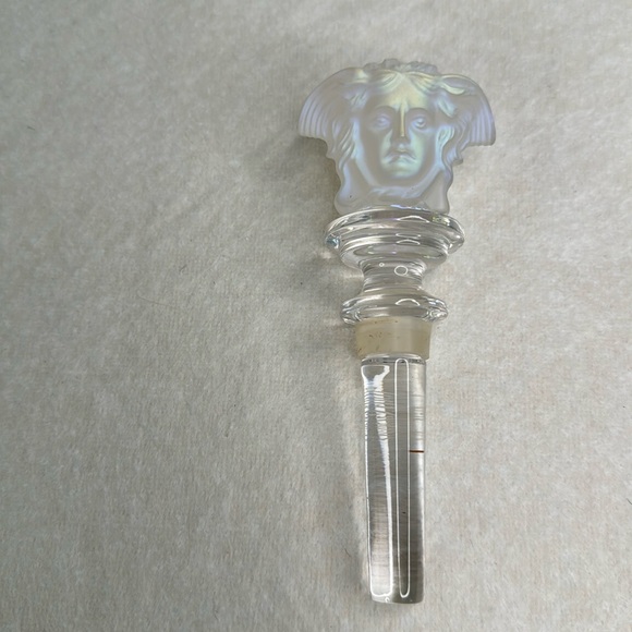 VERSACE OPALESCENT RARE MEDUSA HEAD CRYSTAL BOTTLE STOPPER ROSENTHAL WITH BOX - Picture 2 of 8